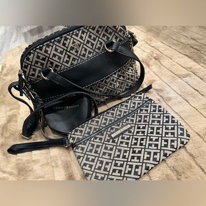 Tommy Hilfiger 3 Bag Set Satchel with Pouch Logo black & tan NWT